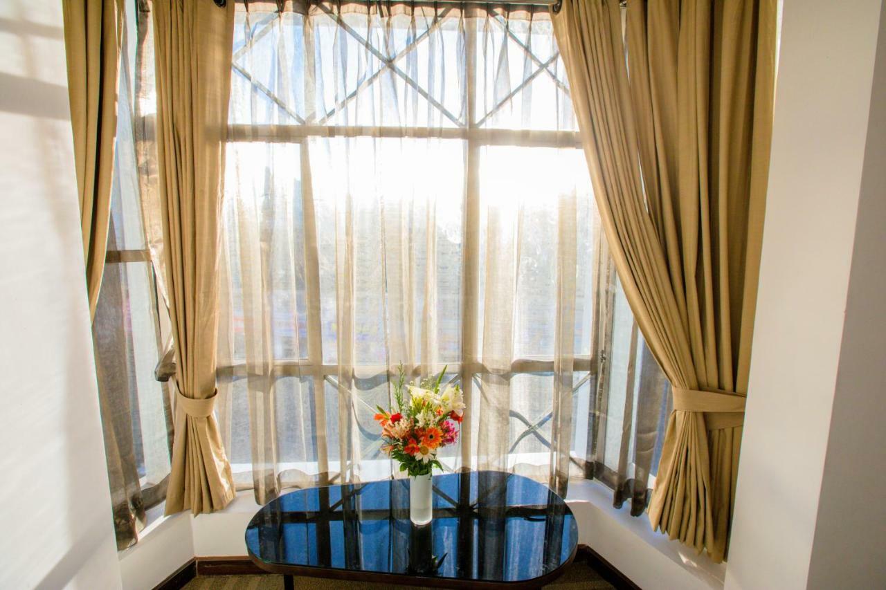 ฮัดเดิล Hotel นูวาราเอลิยา ภายนอก รูปภาพ